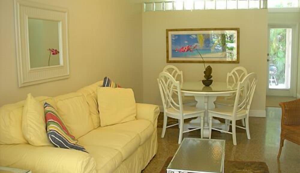 Orchid Island Cottages - Living Area