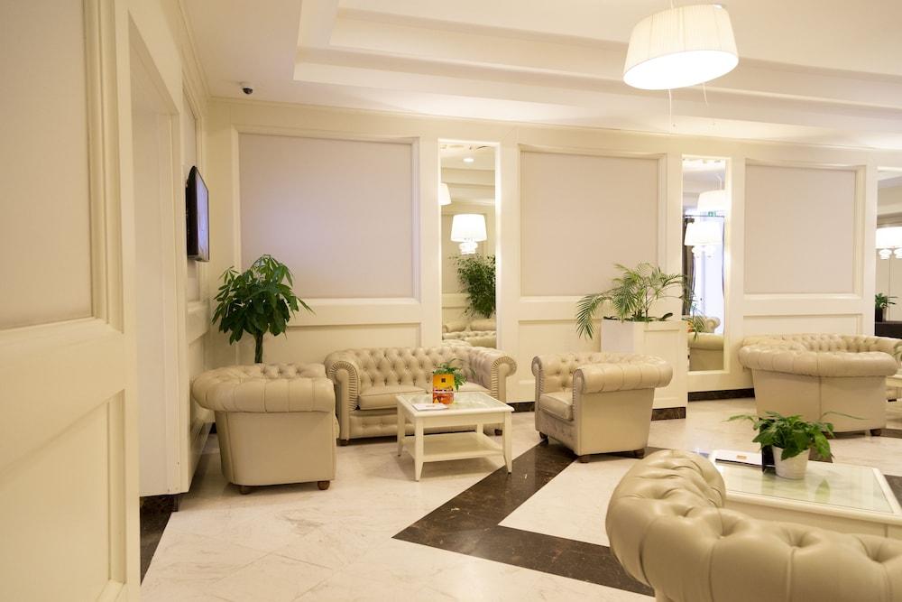 iH Hotels Roma Dei Borgia - Lobby