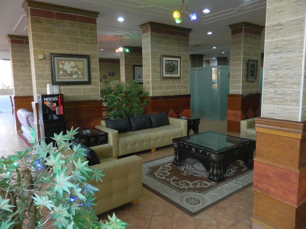 Arinza Tower Quality Apartments - Lobby Lounge