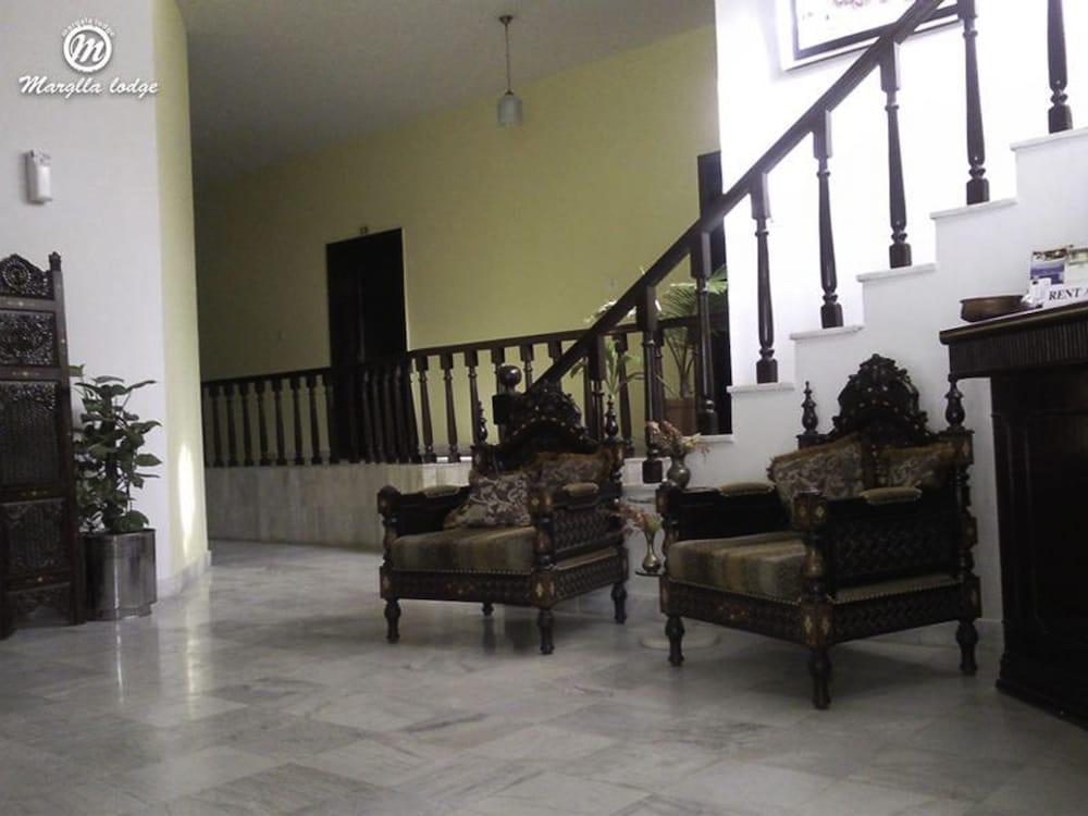 Margalla Lodge - Lobby Sitting Area