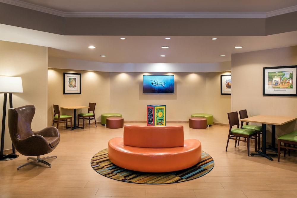 Fairfield by Marriott Anaheim Resort - Lobby
