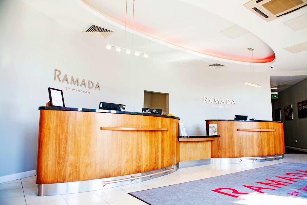 Ramada by Wyndham Belfast City Centre - Lobby