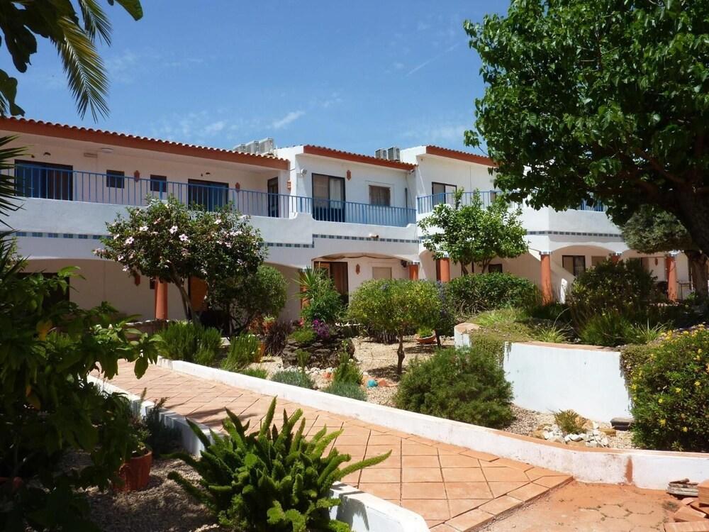 Centre Algarve - Property Grounds