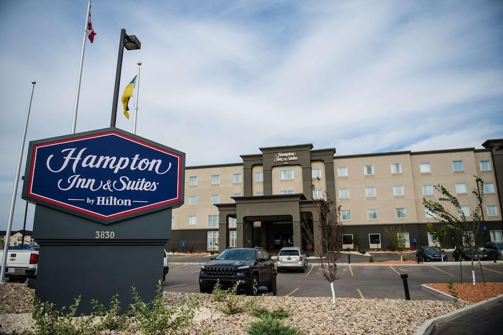 Hampton Inn & Suites by Hilton Regina East Gate - Exterior
