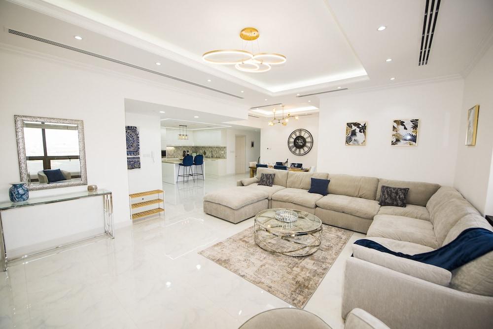 شقة ببالم باي، مساكن شاطئ جميرا، تتكون من 4 غرف نوم مع إطلالة على البحر - Featured Image
