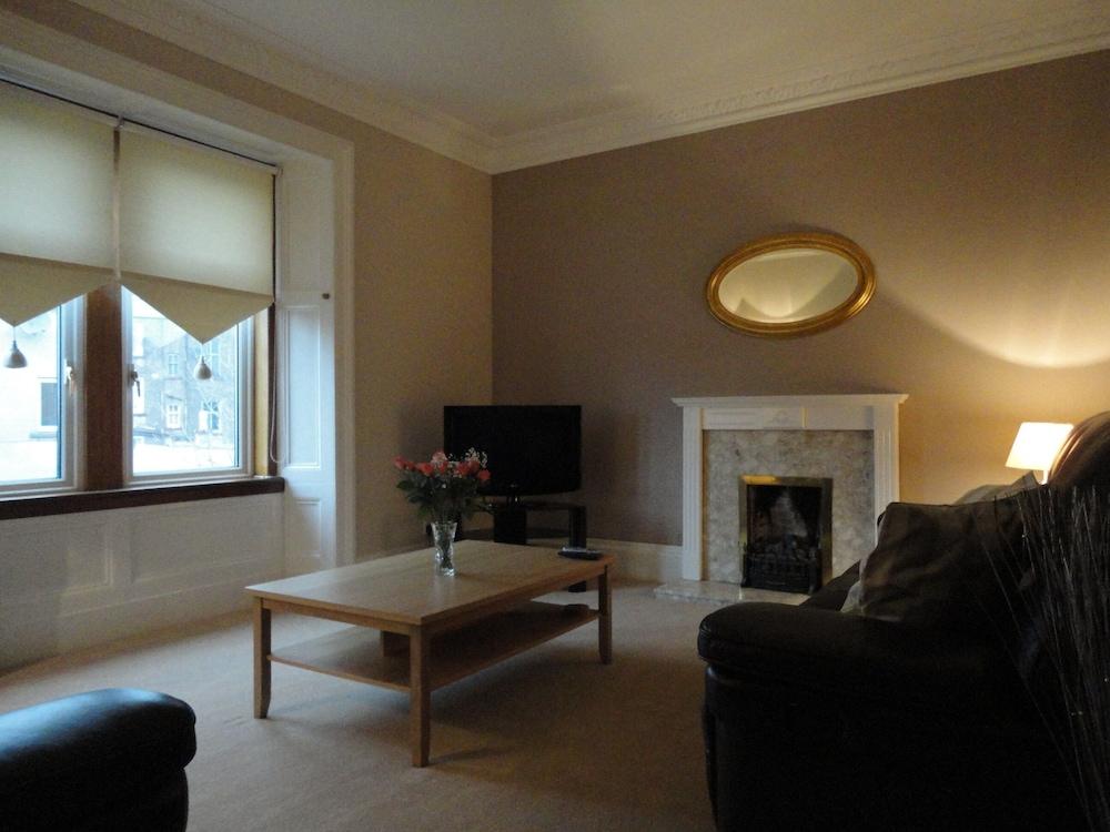 St Leonards Self Catering Apartment - Featured Image
