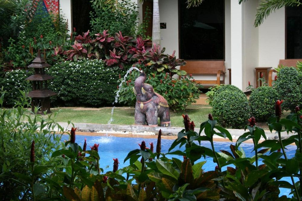 Villa Angelica Phuket - Baan Malinee - Property Grounds