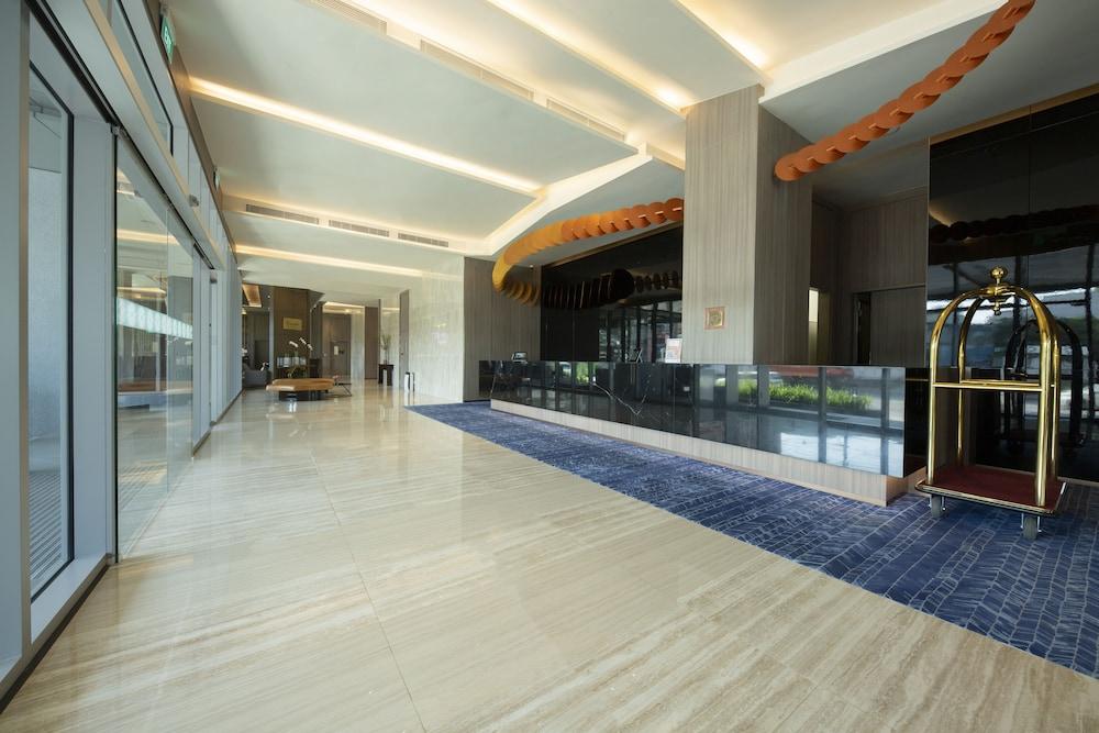 Zealax Hotel & Residence - Lobby