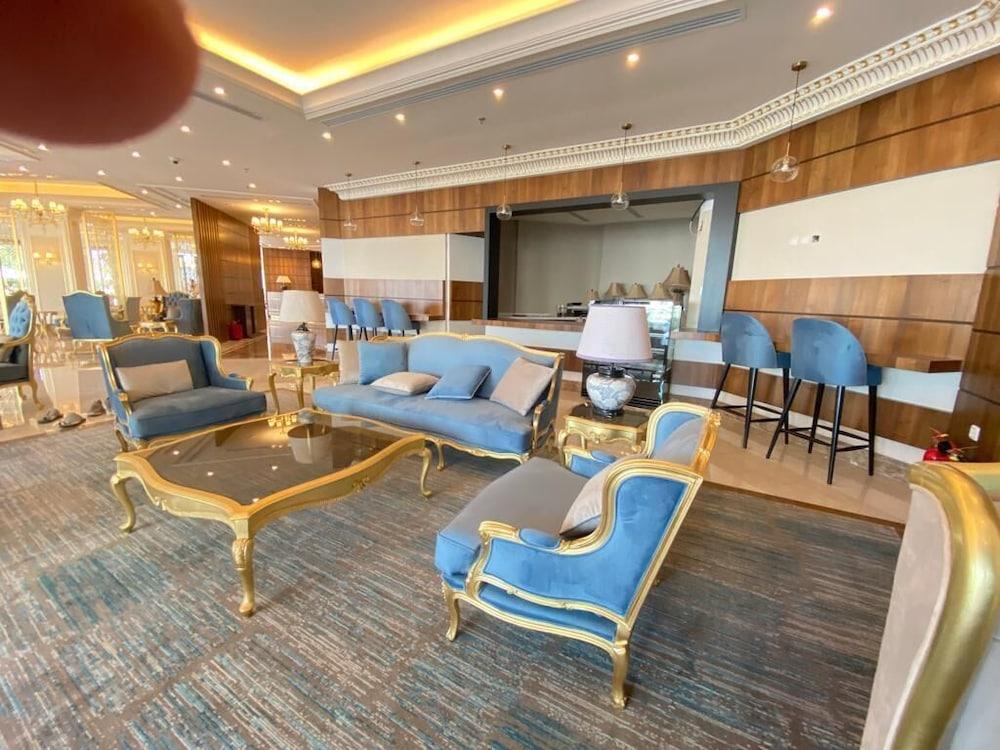 Braiden Hotel & Resorts - Lobby