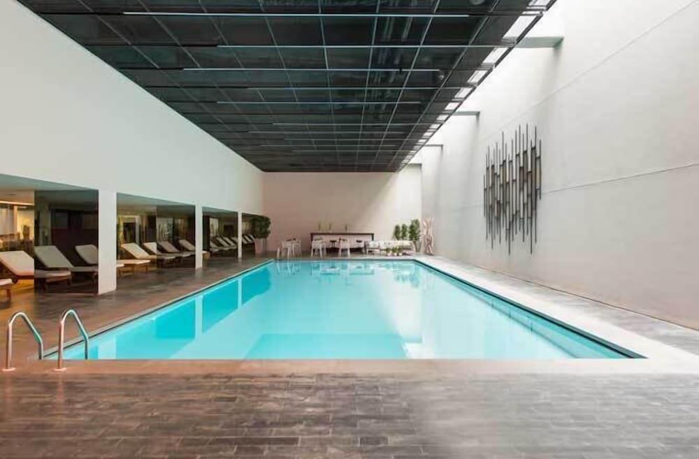 Coresh Suites - Indoor Pool