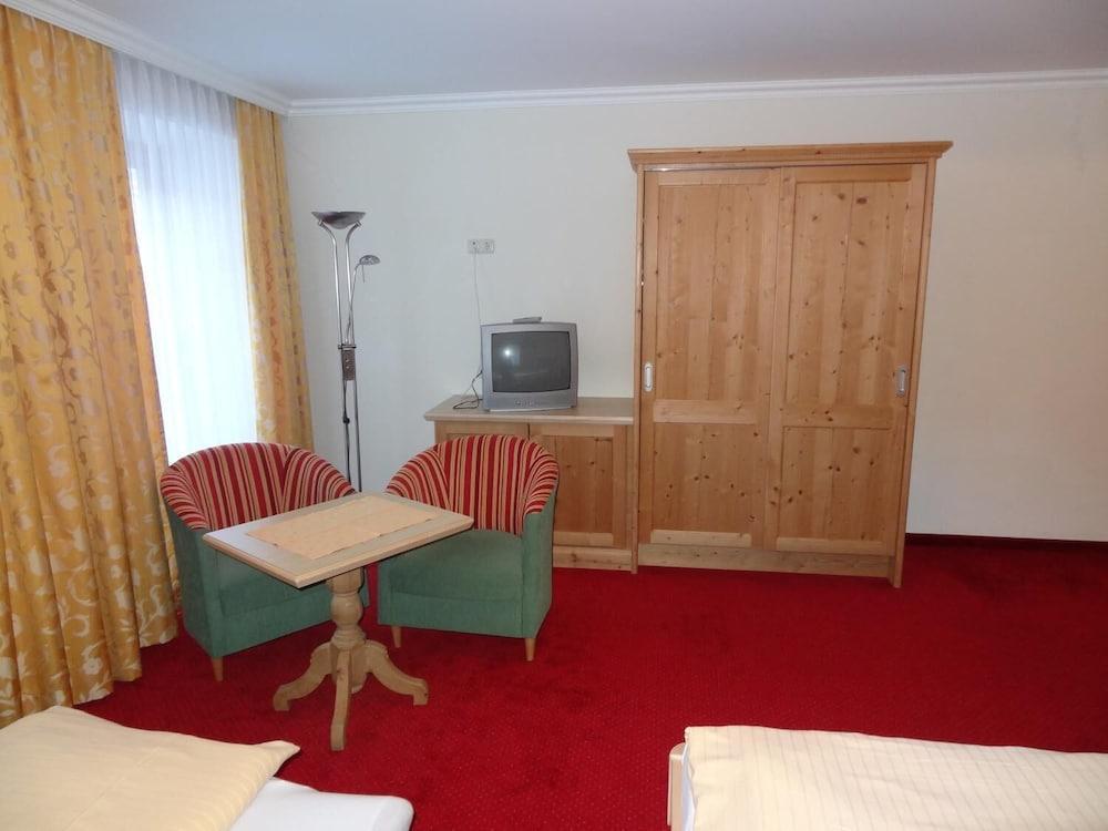 Hotel-Gasthof Unterwirt - Room