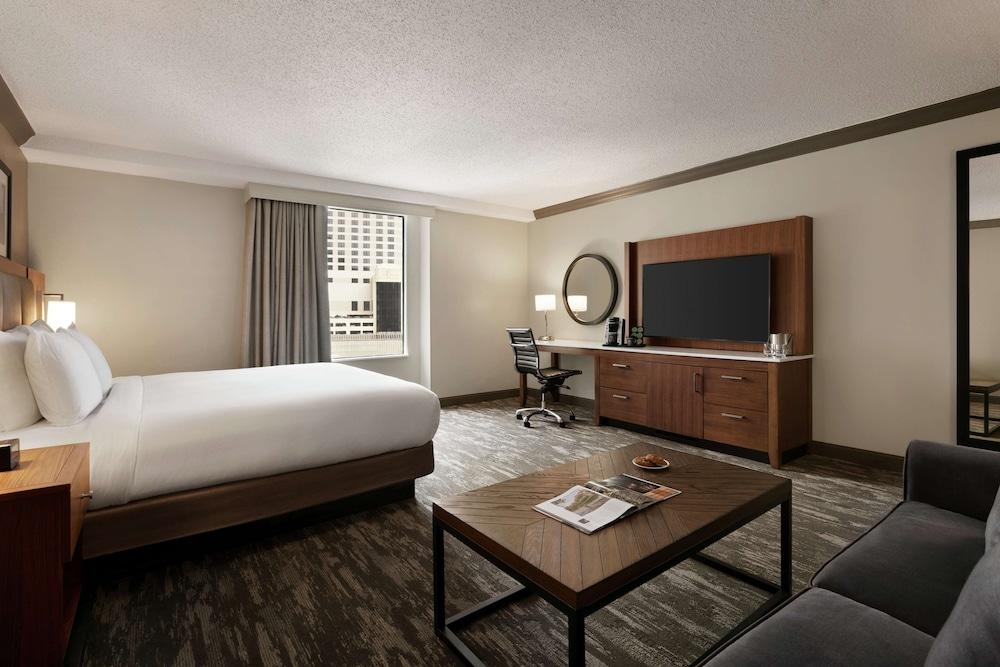 DoubleTree by Hilton New Orleans - Room