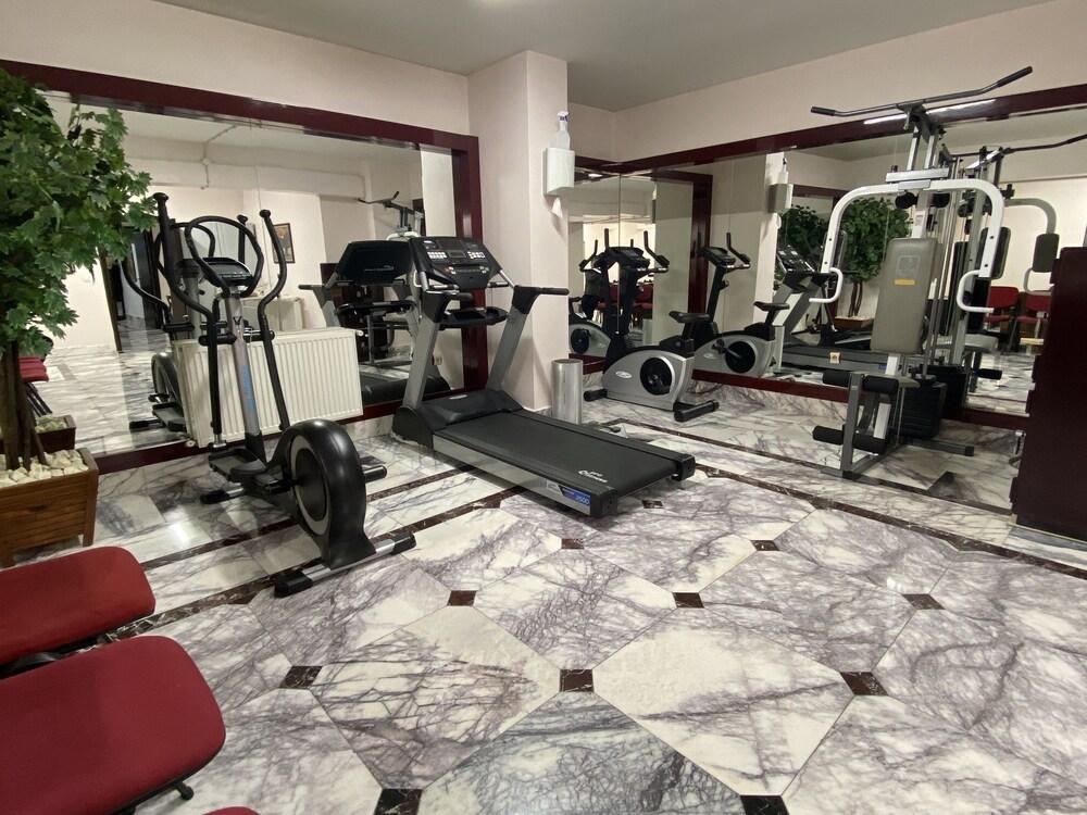 فندق بوجداي - Fitness Facility
