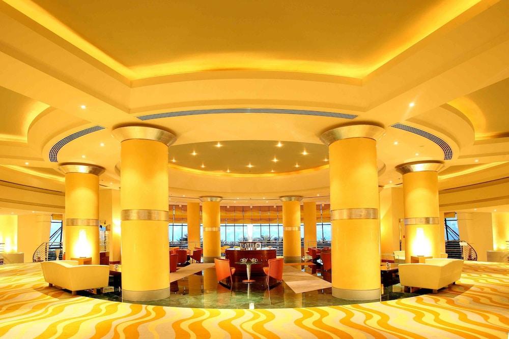 Le Meridien Al Aqah Beach Resort - Lobby