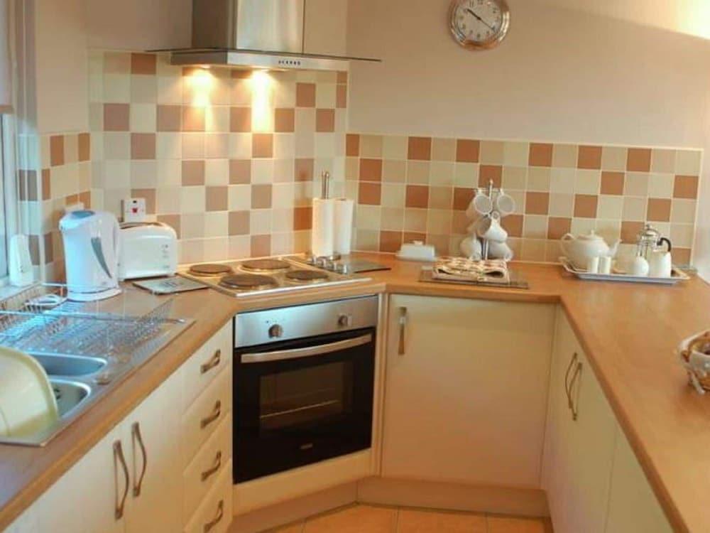 A Comfortable Cottage With all Amenities Closeby, a few Minutes Walk of Jedburgh - Private kitchen
