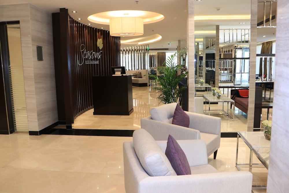 Frontel Jeddah Hotel Altahlia - Lobby Sitting Area
