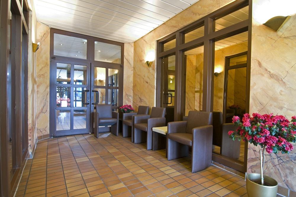 Hotel Gästehaus Forum am Westkreuz - Interior Entrance