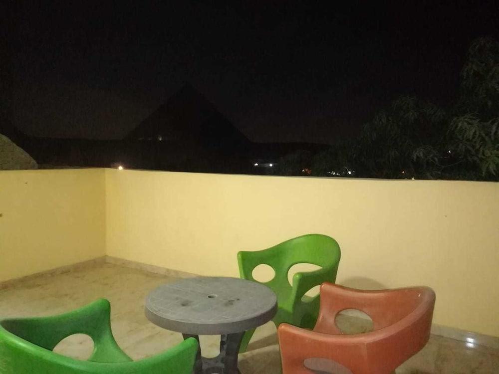 Pyramids view apartment 3bedrooms - Terrace/Patio