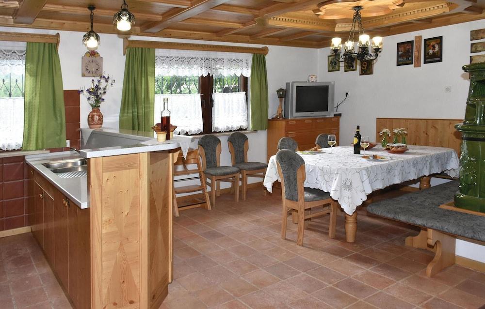 Beautiful Home in Preserje With Wifi and 3 Bedrooms - null