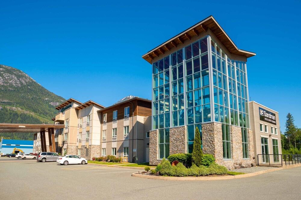 Sandman Hotel & Suites Squamish - Featured Image