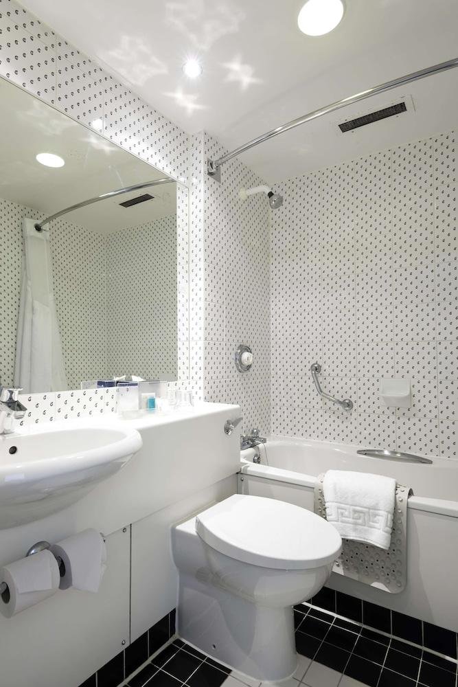 Best Western London Heathrow Ariel Hotel - Bathroom