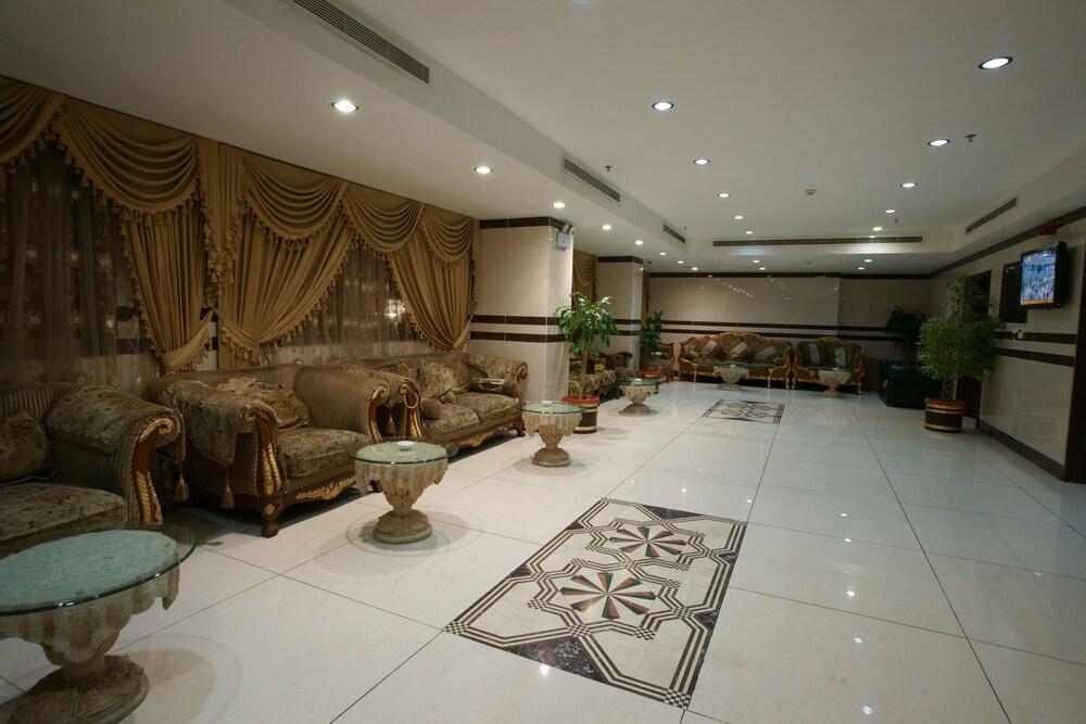 Al Azhar Nuzhah Hotel - Lobby Sitting Area