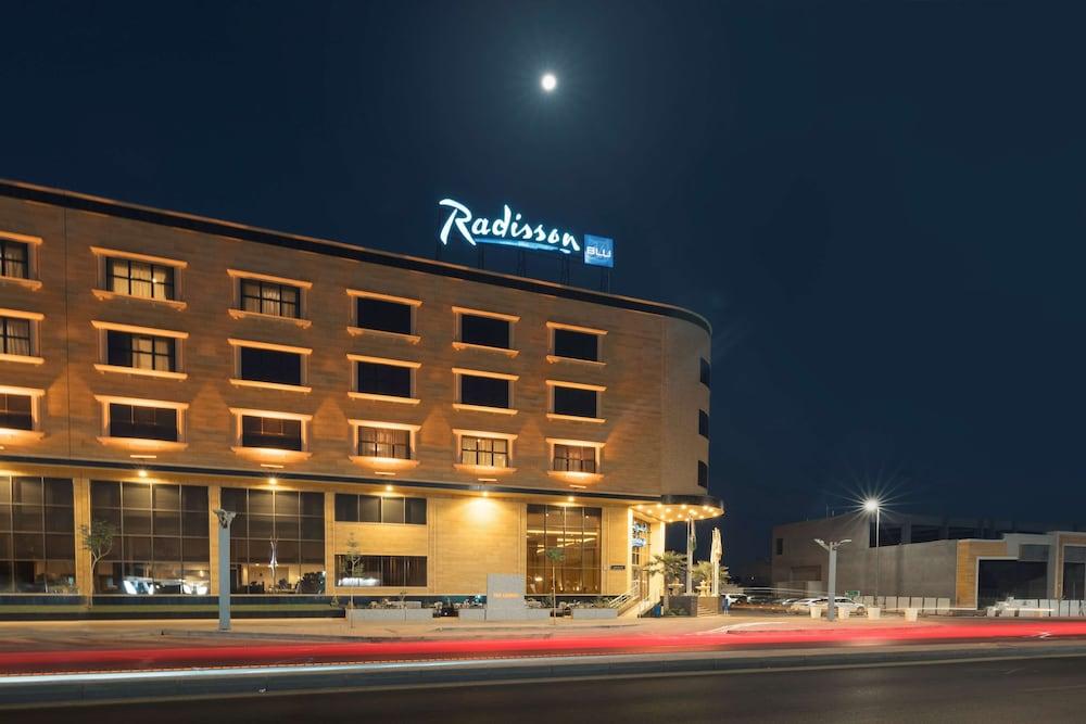 Radisson Blu Hotel, Buraidah - Exterior