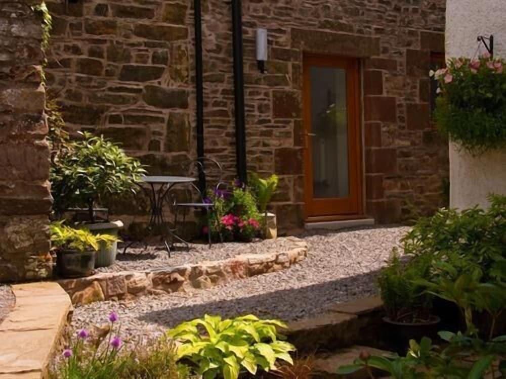 Ghyll Farm Bed & Breakfast - Exterior