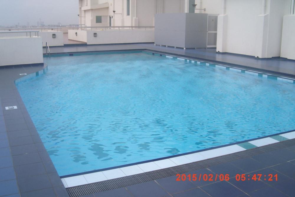 Serene Service Apartment - Pool
