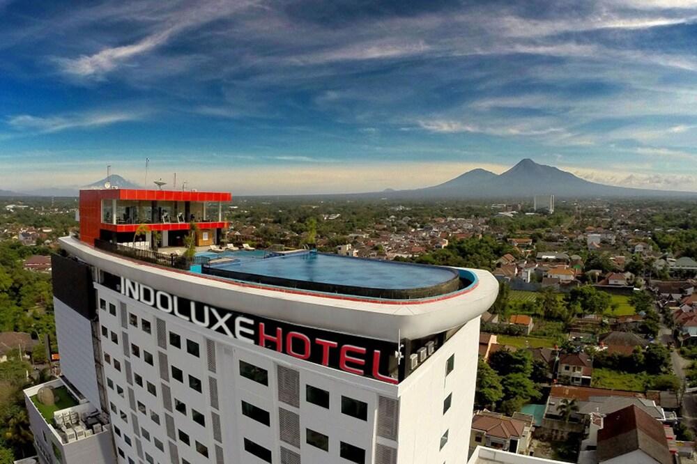 Indoluxe Hotel Jogjakarta - Featured Image