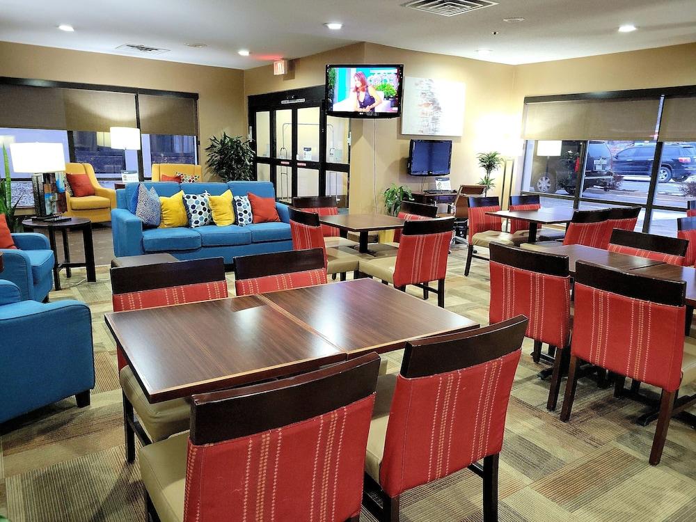 Comfort Inn, Erie - Near Presque Isle - Lobby Lounge