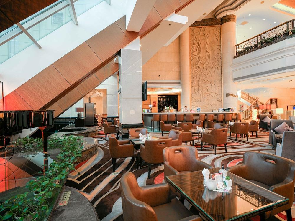 Ramada Plaza Shanghai Pudong Airport - Lobby Lounge
