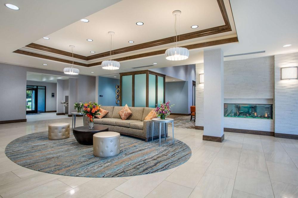 Homewood Suites by Hilton Reston - Lobby