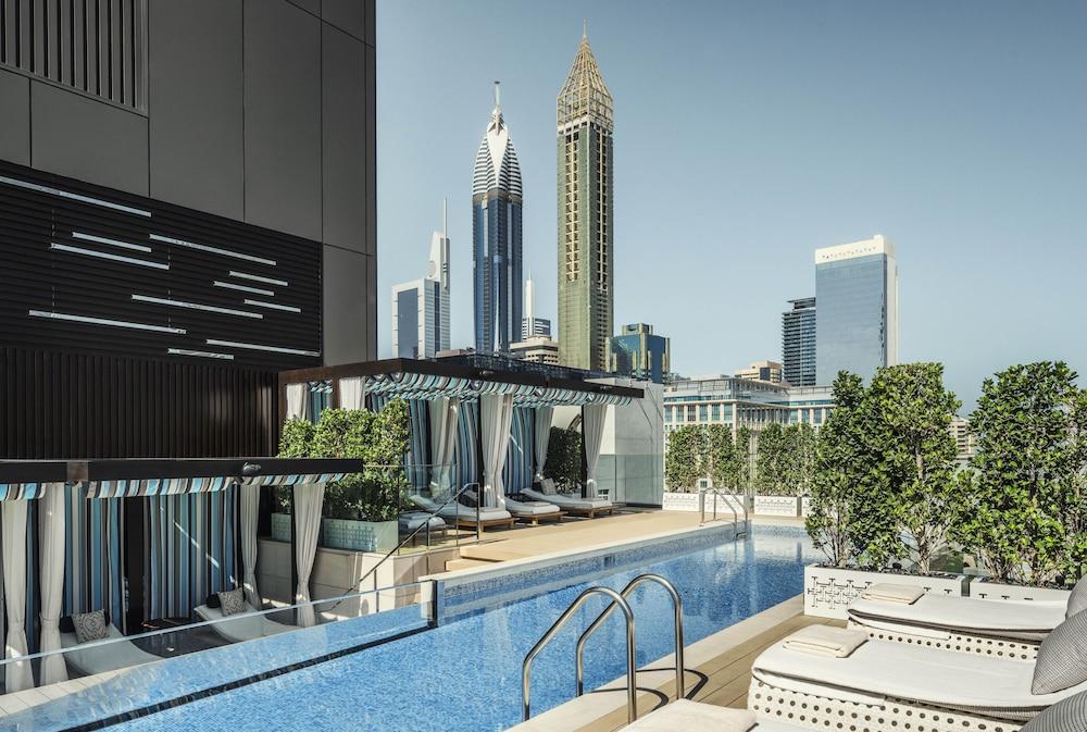 فندق فور سيزونز بمركز دبي المالي العالمي - Pool
