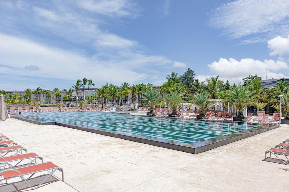 Terrou-Bi Resort - Outdoor Pool