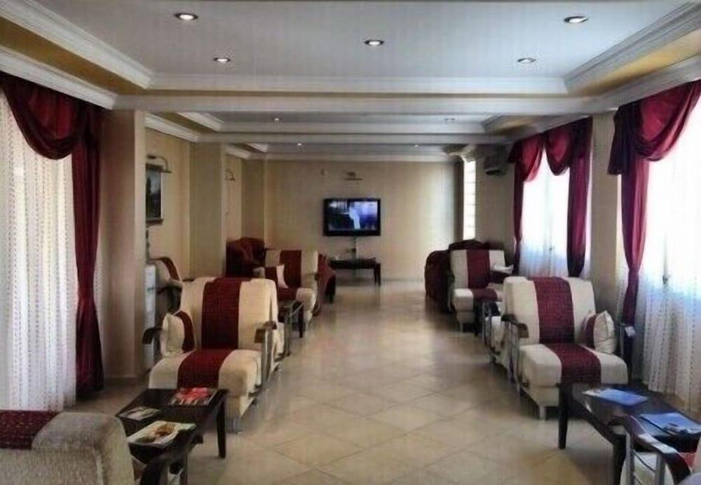 Yalcinkaya Apart Otel - Lobby Sitting Area