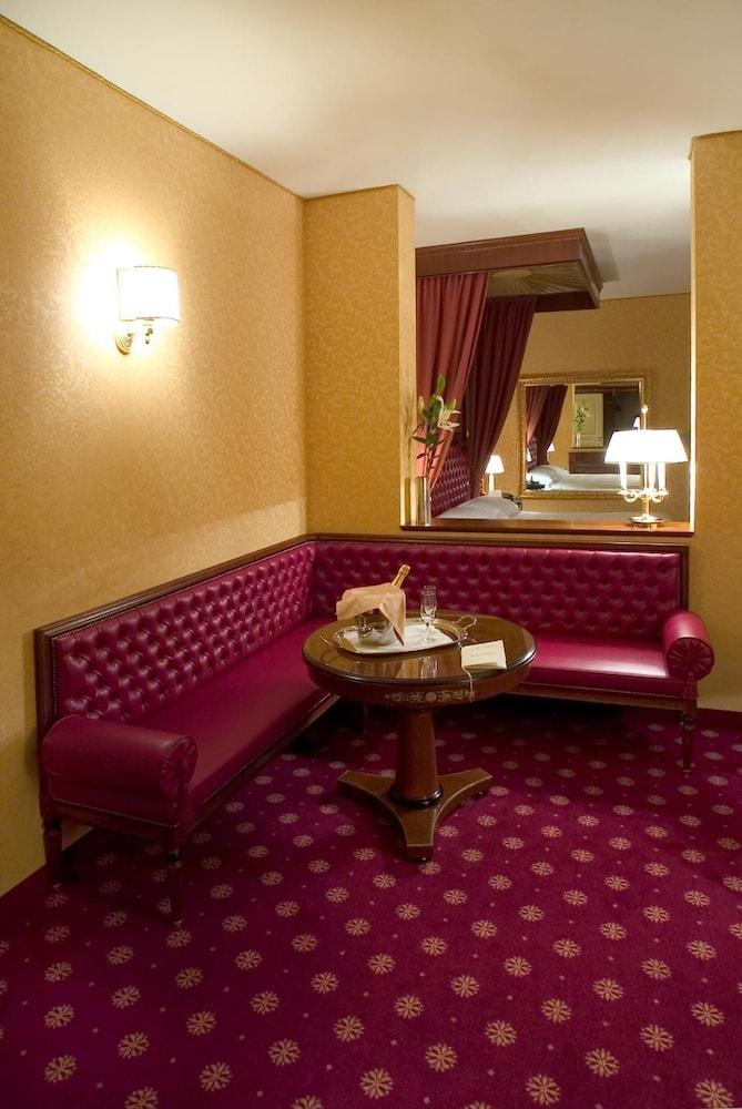 Maxim Hotel - Interior