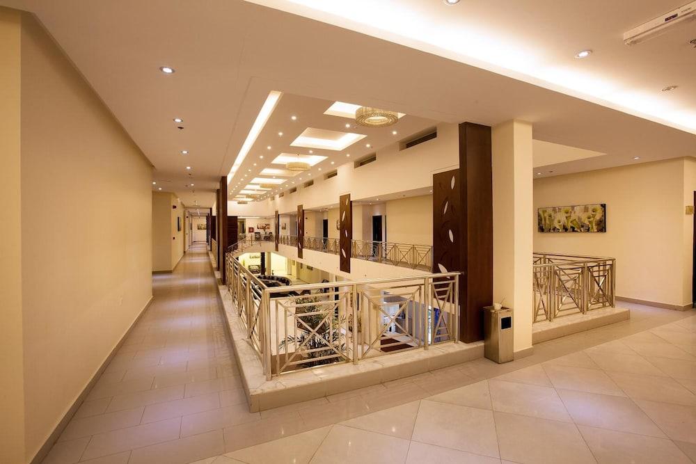 Grand Lily Hotel Suites - Interior