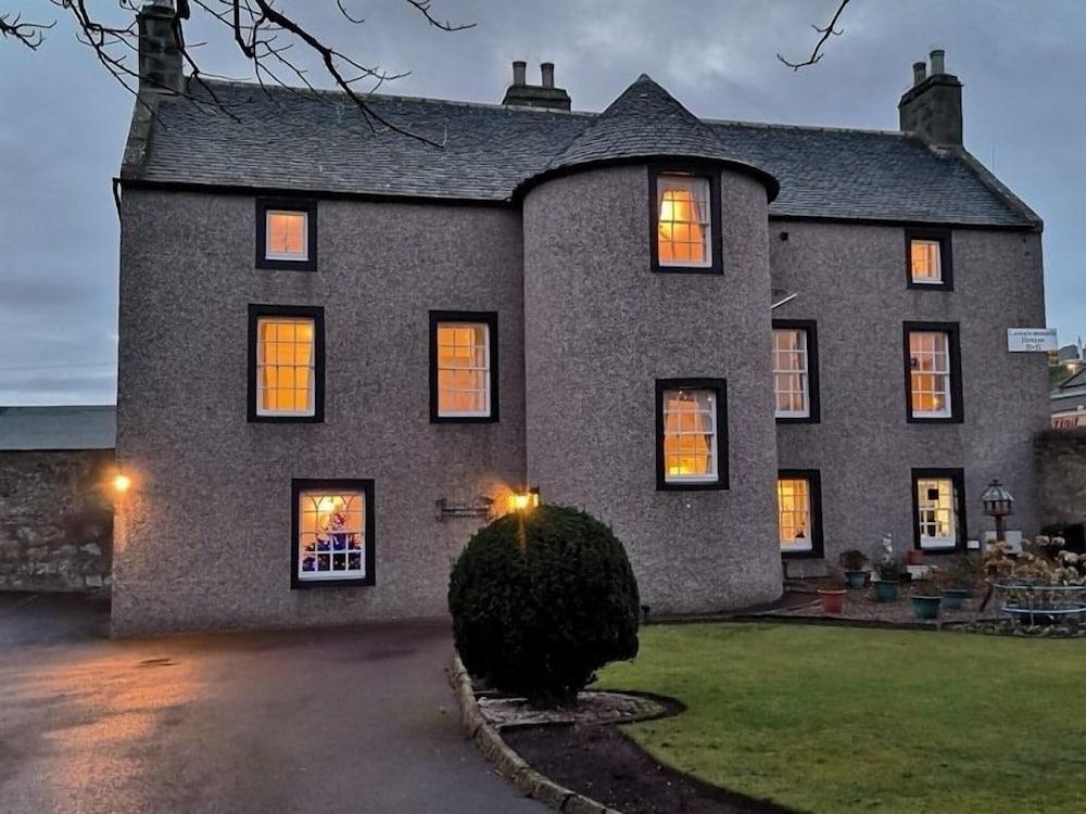 Lossiemouth House - Exterior