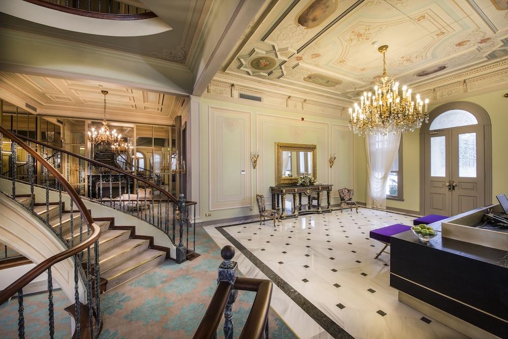 Bosphorus Palace Hotel - Special Class - Interior Entrance
