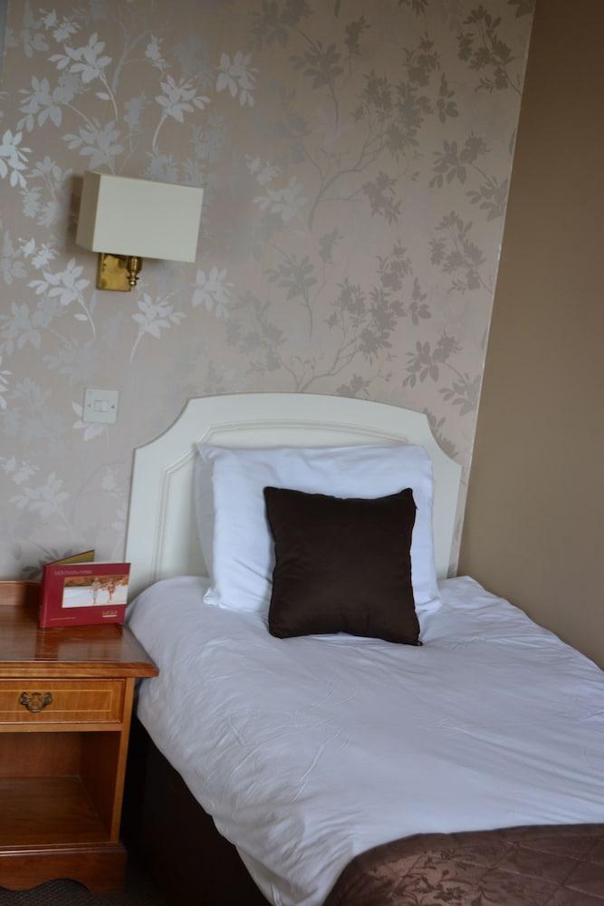Muthu Westcliff Hotel (Near London Southend Airport) - Room