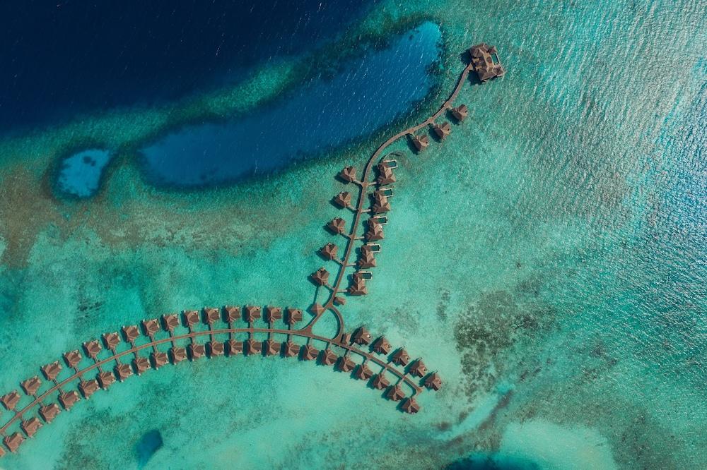 Vakkaru Maldives - Aerial View