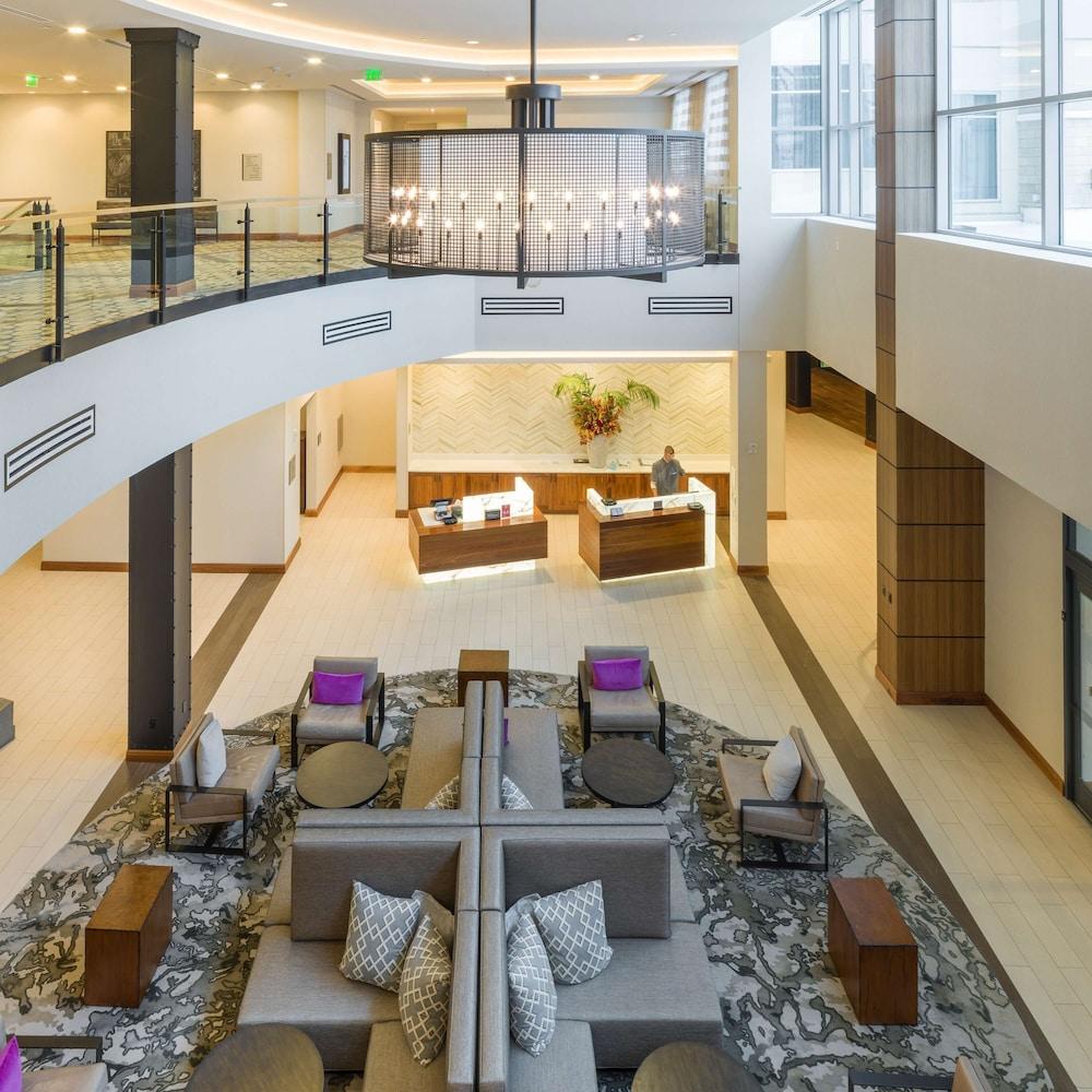 Embassy Suites by Hilton Berkeley Heights - Lobby