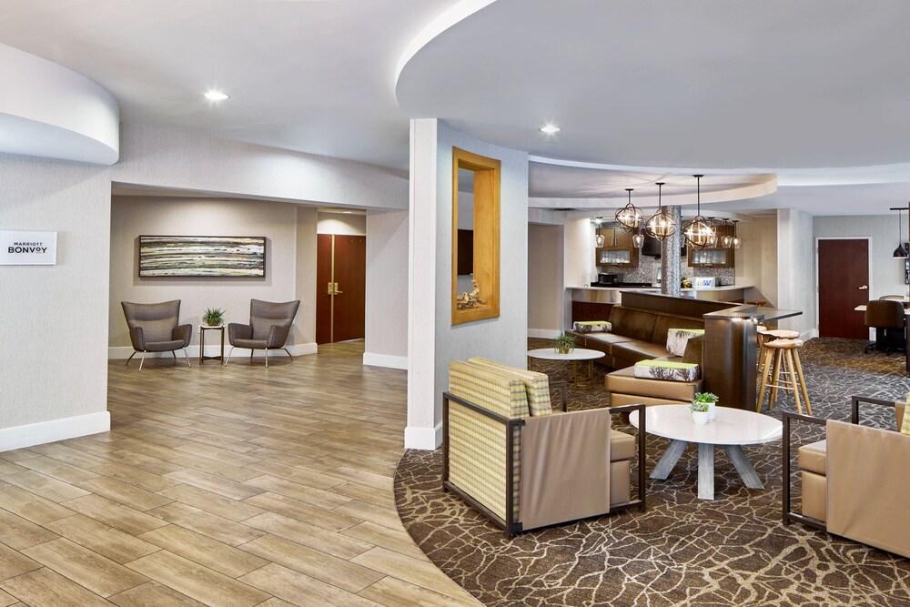 Springhill Suites By Marriott Memphis Downtown - Lobby