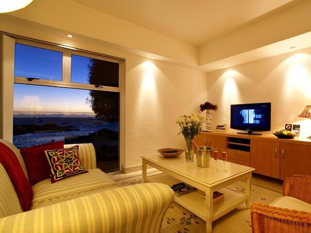 Camps Bay Terrace Suite - Living Room