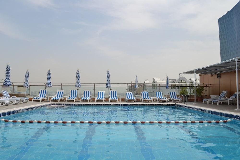 Sheraton Khalidiya Hotel - Rooftop Pool