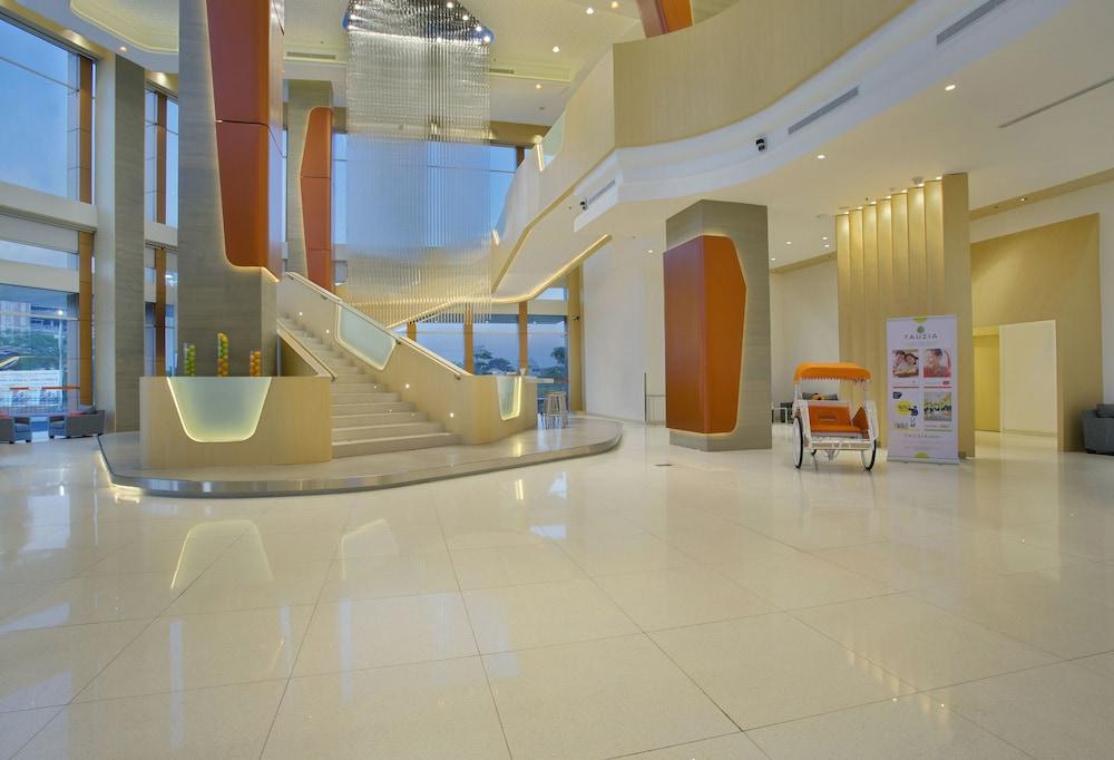 HARRIS Hotel & Conventions Bekasi - Lobby