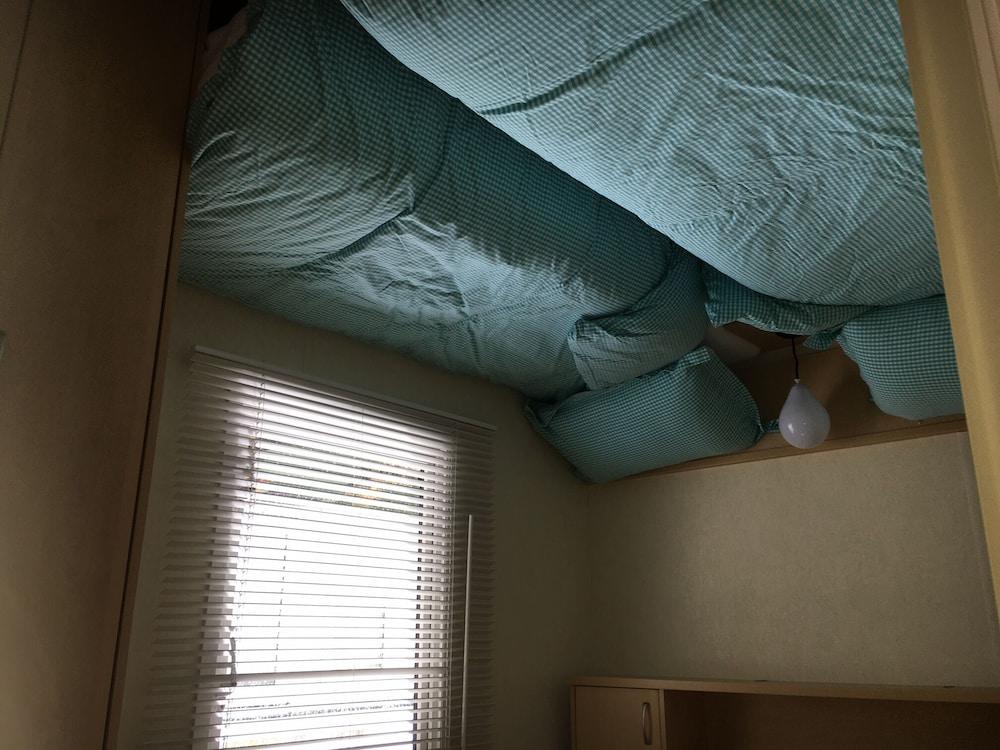 Homely 23 Bed Static Caravan, Quiet Peaceful Site - Room