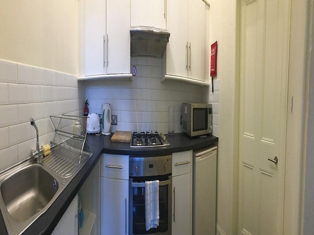 Menzies Apartment - Private kitchen