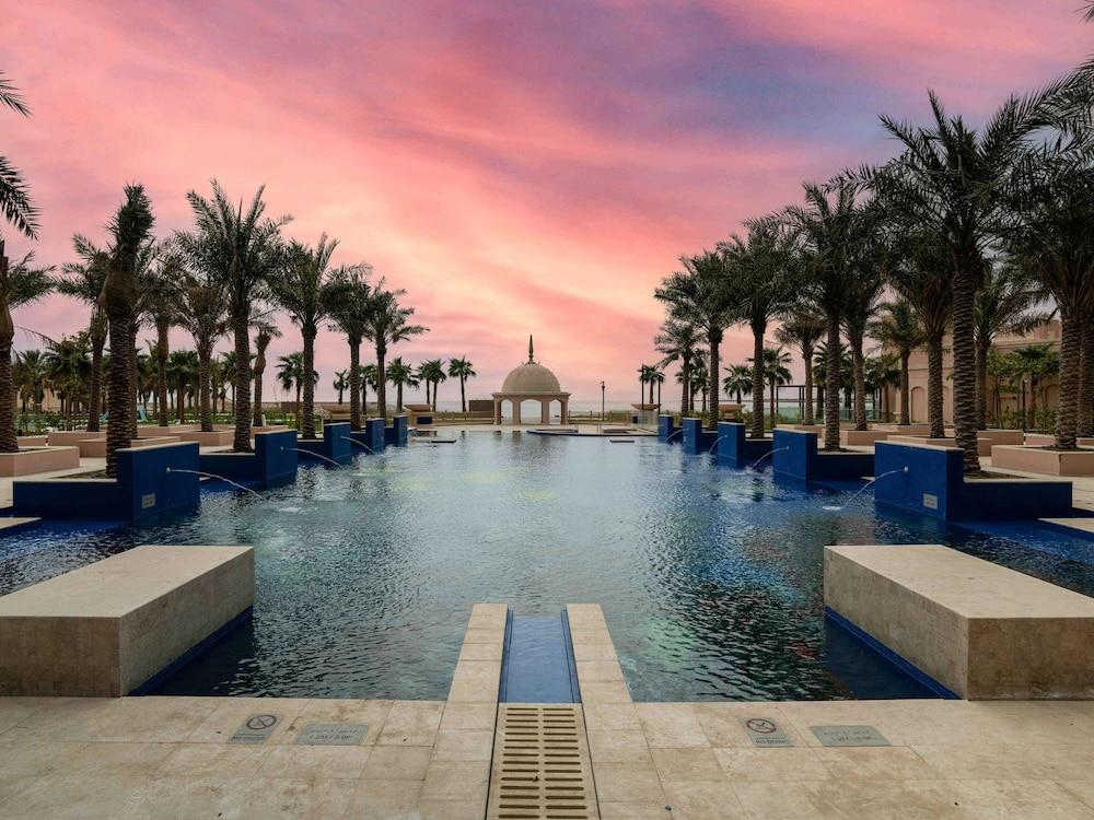 Rixos Marina Abu Dhabi - Pool